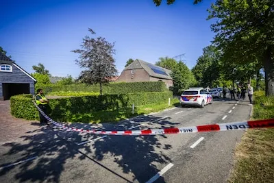 Straat in Nuenen ontruimd vanwege ontploffingsgevaar: bakwagen met zwaar illegaal vuurwerk