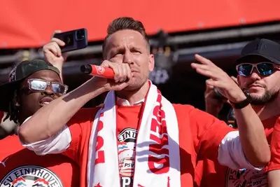 Luuk de Jong laat PSV nóg langer wachten, terwijl Pepi nog wat tijd nodig heeft