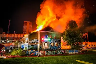 Hoe vergaat het de ‘bewoners’ van het Stroomhuis na de verwoestende brand? ‘Een nieuwe repetitieruimte vinden was al een hele zoektocht’