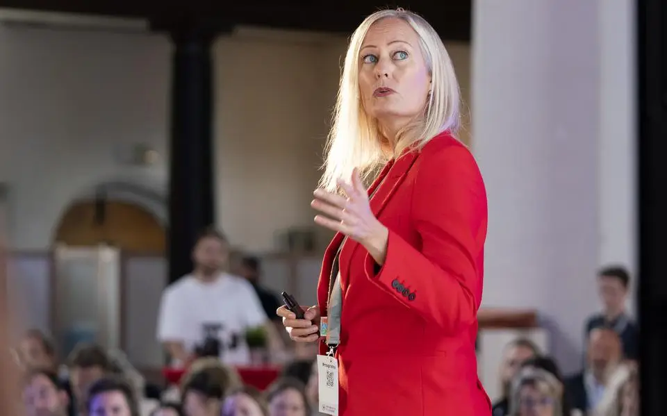 Elin Bergman is de ‘Zweedse koningin van de circulaire economie’ maar jaloers op Friesland: ‘Dit willen wij ook’