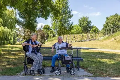 Winkels eerder dicht, tropenroosters op school en code geel, rond het middaguur al 25 graden in Brabant
