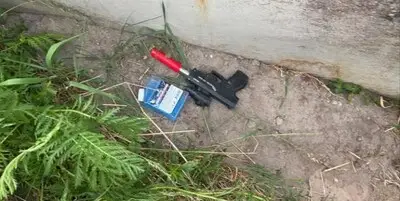 Jongen verstopt nepvuurwapen in Tilburgse bosjes