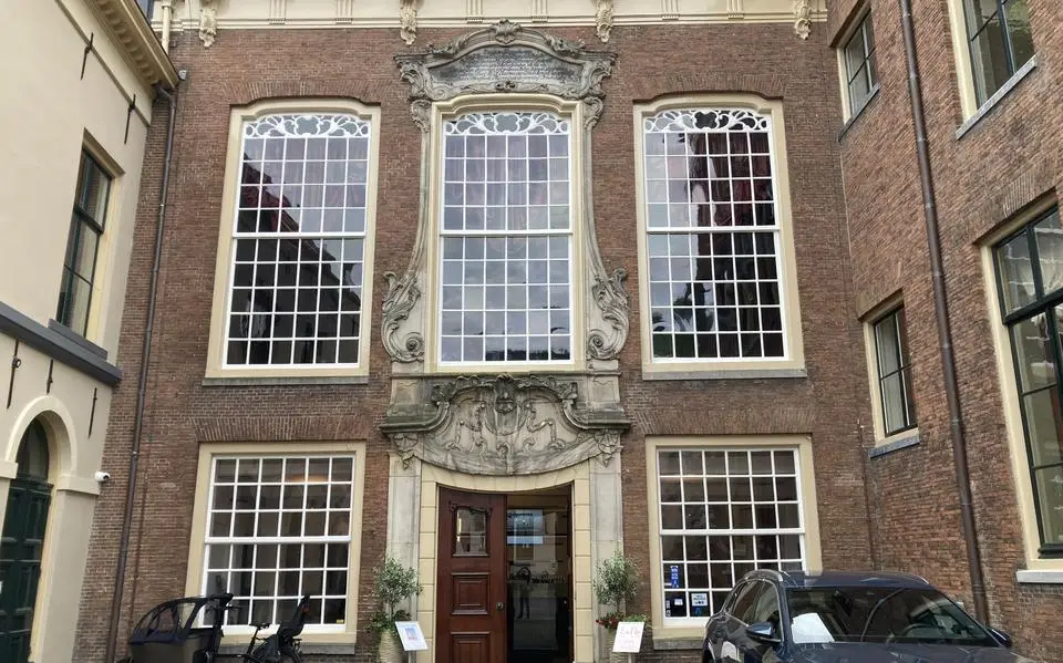 Al jaren daalt het aantal stagiairs bij de gemeente Leeuwarden, toch moeten er juist stageplekken bij