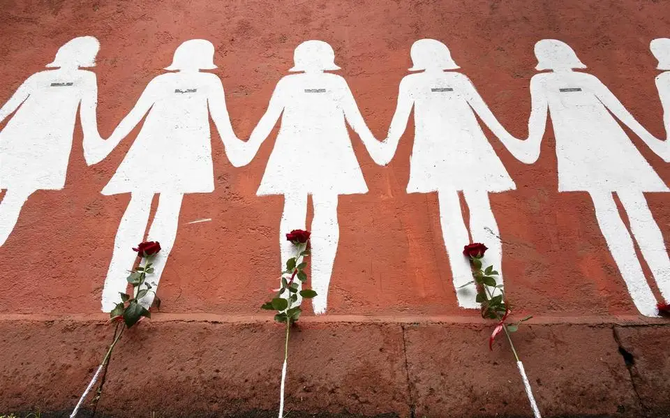 Moeten mishandelde vrouwen in geschiedenis ex kunnen duiken? Dit vindt Fier van dat plan