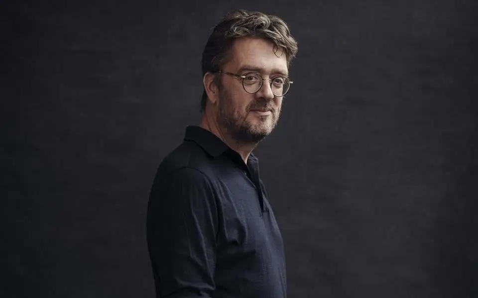 Oud-chef van Playboy Jan Heemskerk (62) over zijn ziekte: ’Er is geen enkele plek waar parkinson niet toeslaat, dus ook in bed’