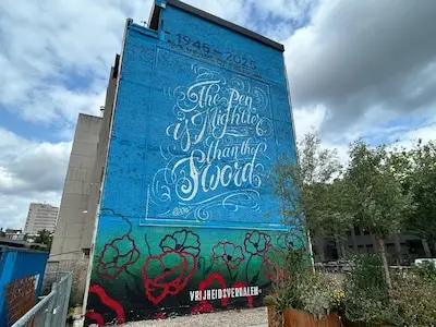 Nieuw kunstwerk op Stadhuisplein zorgt meteen voor discussie: ‘Er is niets gedaan met onze tekeningen’