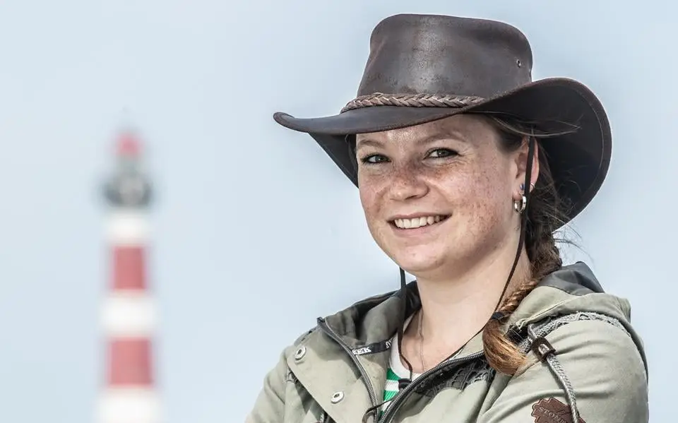 Margreet (28) uit Hollum roept op zuinig te zijn met de Wadden: ‘Pas op elkaar, pas op je eiland’