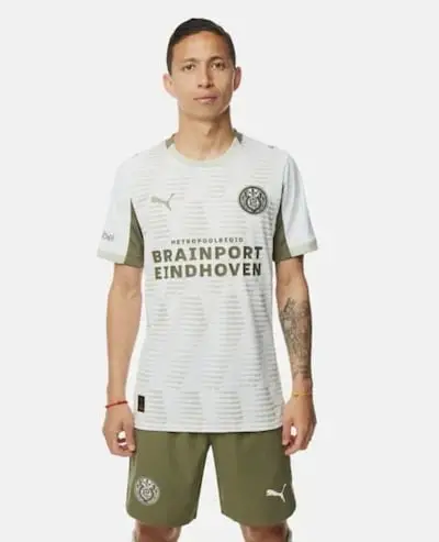 PSV maakt het nieuwe Champions League-tenue bekend en de datum waarop het thuisshirt er is