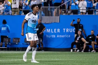PSV heeft nóg een verdediger op de radar, maar zijn komst staat voorlopig nog in de ijskast