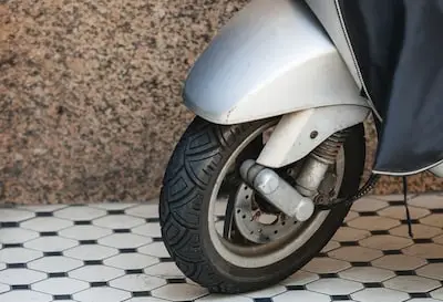 Politie komt wel erg jonge scooterrijder tegen in Tilburg, meisje (10) rijdt op vermoedelijk gestolen voertuig