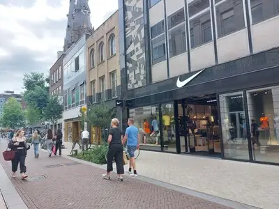 Voor de Sporty Spices! De Nike Store in Eindhoven is open en zo ziet de nieuwe winkel eruit