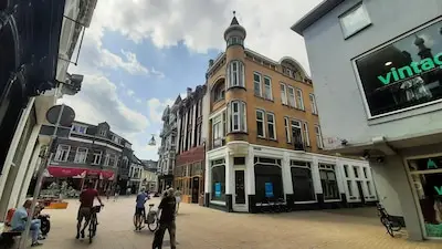Heuvelstraatnieuws: ‘fantastisch’ hoekpand wordt horecazaak, Koetie iets verderop weg maar wordt ook weer ingevuld