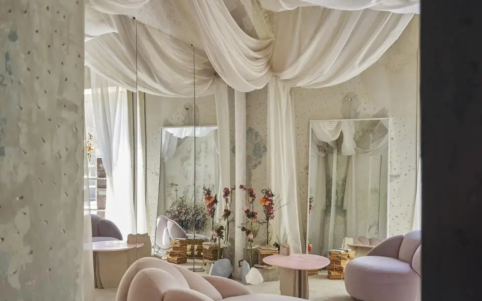 Ronde vormen, zachte kleuren en inspiratie uit de natuur; woontrend Play it softly