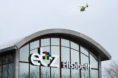 Zes ziekenhuizen en zorgorganisaties sluiten zich aan bij AI-consortium voor zorg