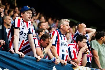 Willem II-fans nemen na een seizoen alweer afscheid van de Eredivisie: ‘De zweep erover, maar wel zachtjes’