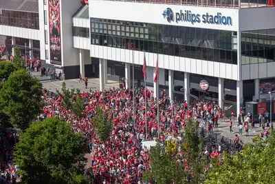 Een groter Philips Stadion is volgens Supportersvereniging PSV hard nodig: komen er in de toekomst 11.000 plekken bij?