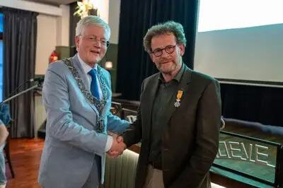 Koninklijke onderscheiding: Pieter Siebers zette zich onvermoeibaar in voor de nieuwe torenspits in Tilburg
