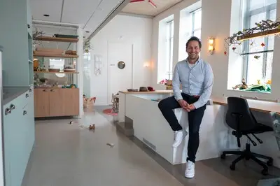 Achter historische Tilburgse gevel gaat een moderne crèche schuil: ‘Wat mooi is, moet je vooral koesteren’