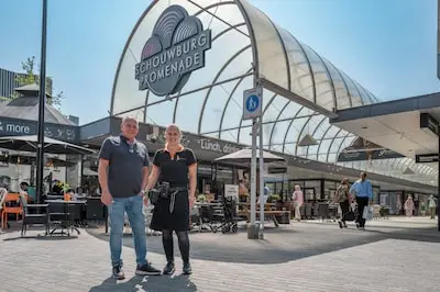 Ook de ‘lelijke’ Schouwburgpromade sneuvelt voor parkjes, dit vinden de winkeliers ervan