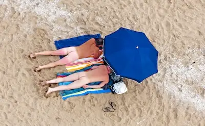 Zonder kleren de zomer in: deze naturistencampingen bij Eindhoven houden open dag