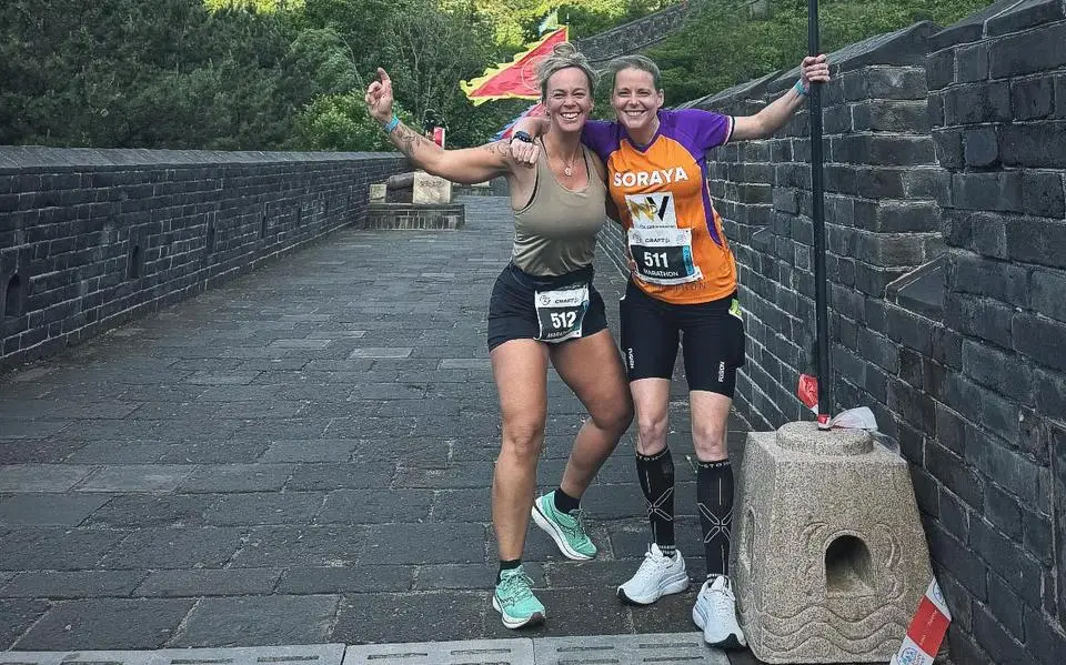 Nynke uit Heerenveen haalt met hardlopen ruim 44.000 euro op voor KiKa. ‘Zo lang er geld nodig is, ga ik door’
