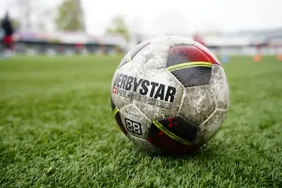 Voetbalevenement in Budel-Dorplein: azc-teams strijden om regionale titel