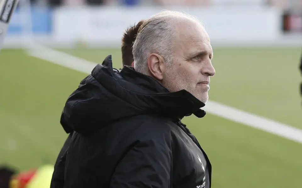 Trainer Patrick Zwart kritisch op zichzelf na deceptie Blauw Wit in strijd om vierdedivisieschap