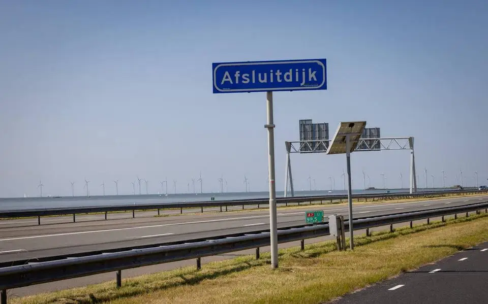 LIVE | Extinction Rebellion wil Afsluitdijk blokkeren