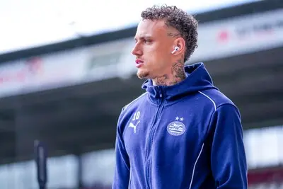 PSV zet stappen bij een verkoop van Lang, die op een bijzondere lijst in Napoli staat