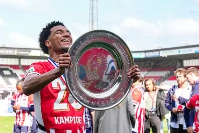 PSV en Bayer Leverkusen al ver in gesprekken over een transfer van Malik Tillman
