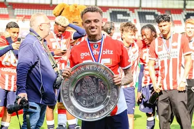 Alles over de verwachte transfer van Noa Lang van PSV naar Napoli: er wordt volop gewerkt