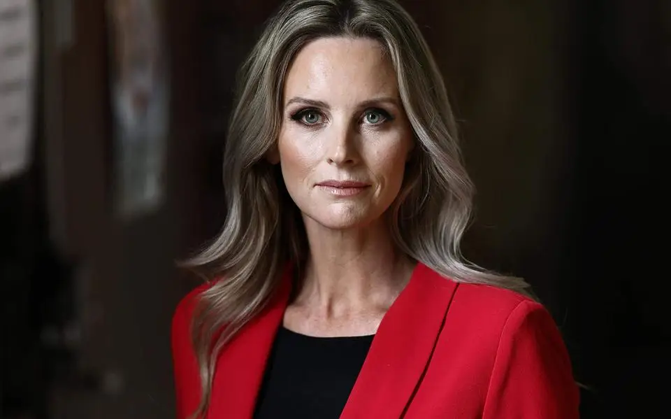 Emelie Schepp bracht haar thriller in de supermarkt ’tussen de luiers en de melk’ aan de man