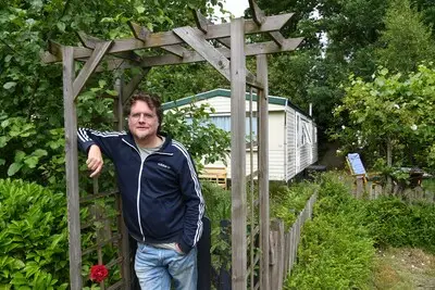 Nieuwe roman Tilburgse schrijver A.H.J. Dautzenberg: Engelland, een tedere reis richting de dood