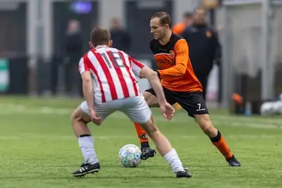 Droomseizoen SBC eindigt na hele late tegengoal én loterij van strafschoppen: ‘Dit is wel even zuur’