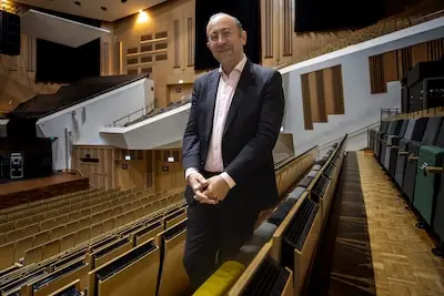Z’n belofte heeft Edo Righini waargemaakt met Muziekgebouw: ‘Ik luisterde naar de stad’