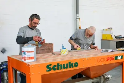Deze werkplaats in Eindhoven biedt mensen én meubels nieuwe kans: ‘Jezelf uit de goot trekken kan zo moeilijk zijn’