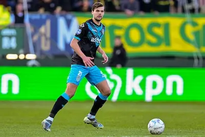 Willem II wil defensie versterken met Heracles-verdediger Justin Hoogma