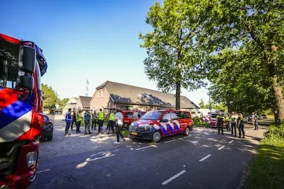 Straat in Nuenen ontruimd vanwege ontploffingsgevaar: vrachtwagen met zwaar illegaal vuurwerk