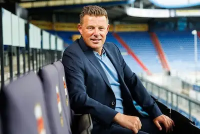 Witte rook: nieuwe trainer John Stegeman heeft voor twee jaar getekend bij Willem II
