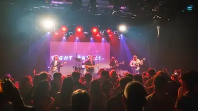 ‘We want more!’: schoolband Tight Barrel laat Effenaar schudden