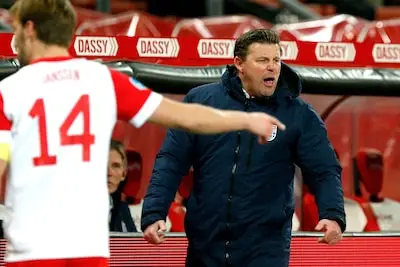Witte rook: nieuwe trainer Stegeman heeft voor twee jaar getekend bij Willem II