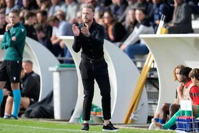 Trainer Heilmann (28) trots op zijn PSV-talenten: ‘We mogen hier even van genieten’