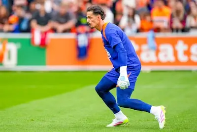 Olij tekent definitief bij PSV, dat ook daarna nog volop wensen heeft