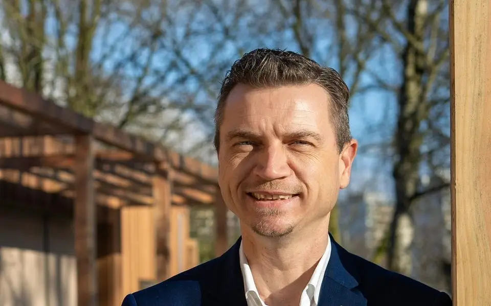 Wethouder Jelle Zoetendal vertrekt na ruim tien jaar uit Heerenveen: nieuwe functie in Drenthe