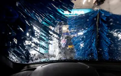 Win-win! Op deze dag laat jij je auto wassen in Tilburg (en help je voor kankeronderzoek)