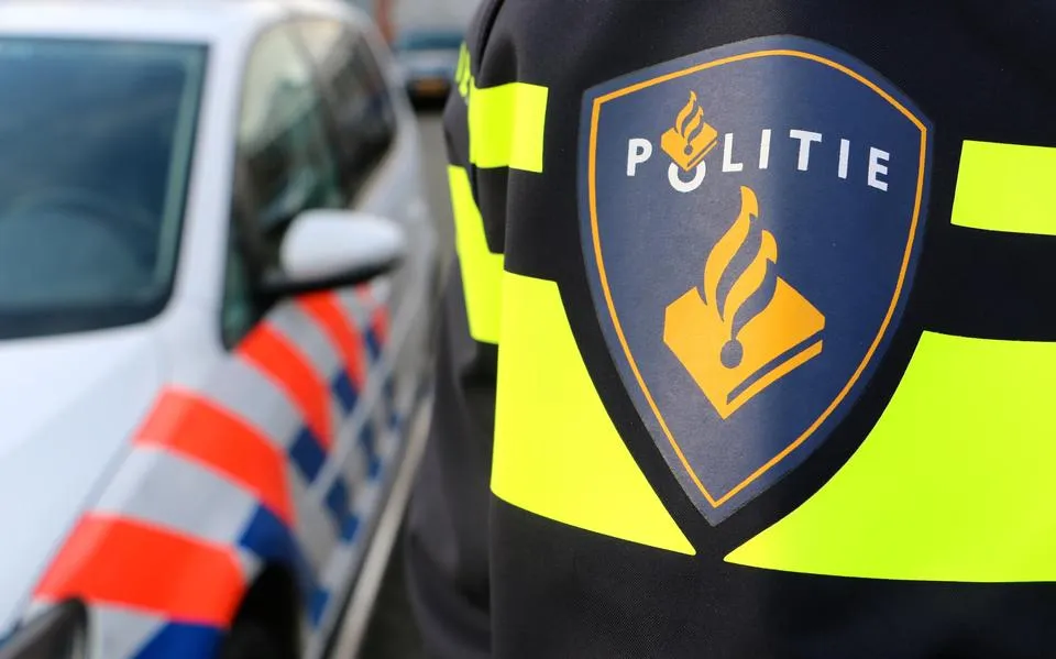Man (22) aangehouden na oplichting in Friesland door nepagenten