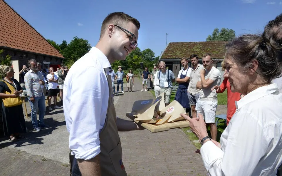 Na het Rotterbammetje en broodje Nimma is er nu het broodje boppe: helemaal van Friese bodem