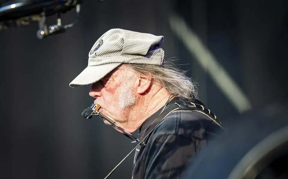 Rockicoon Neil Young trapt nieuwe reeks Summerstage majestueus af in Gronings Stadspark | recensie ★★★★★