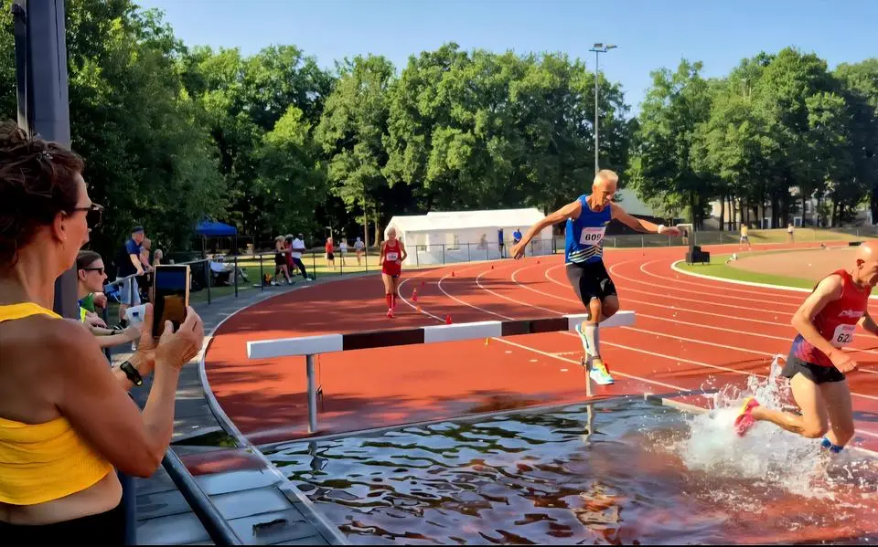 Drie atleten op leeftijd uit Leeuwarden genieten bijna elke dag van hun sport en worden er zelfs Nederlands kampioen mee. ‘Met plezier kom je een heel eind’