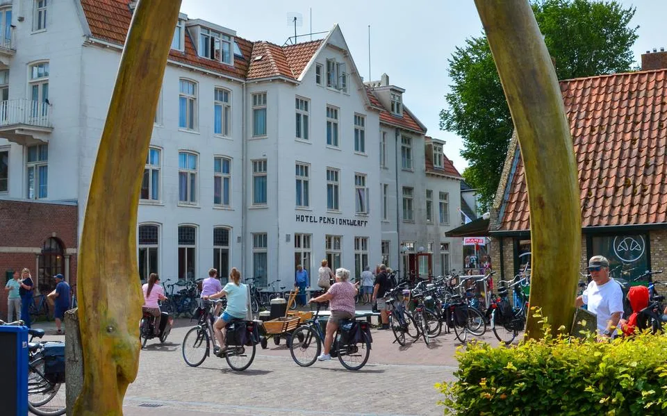 Er gonst vakantie in de dorpsduinen van Schiermonnikoog